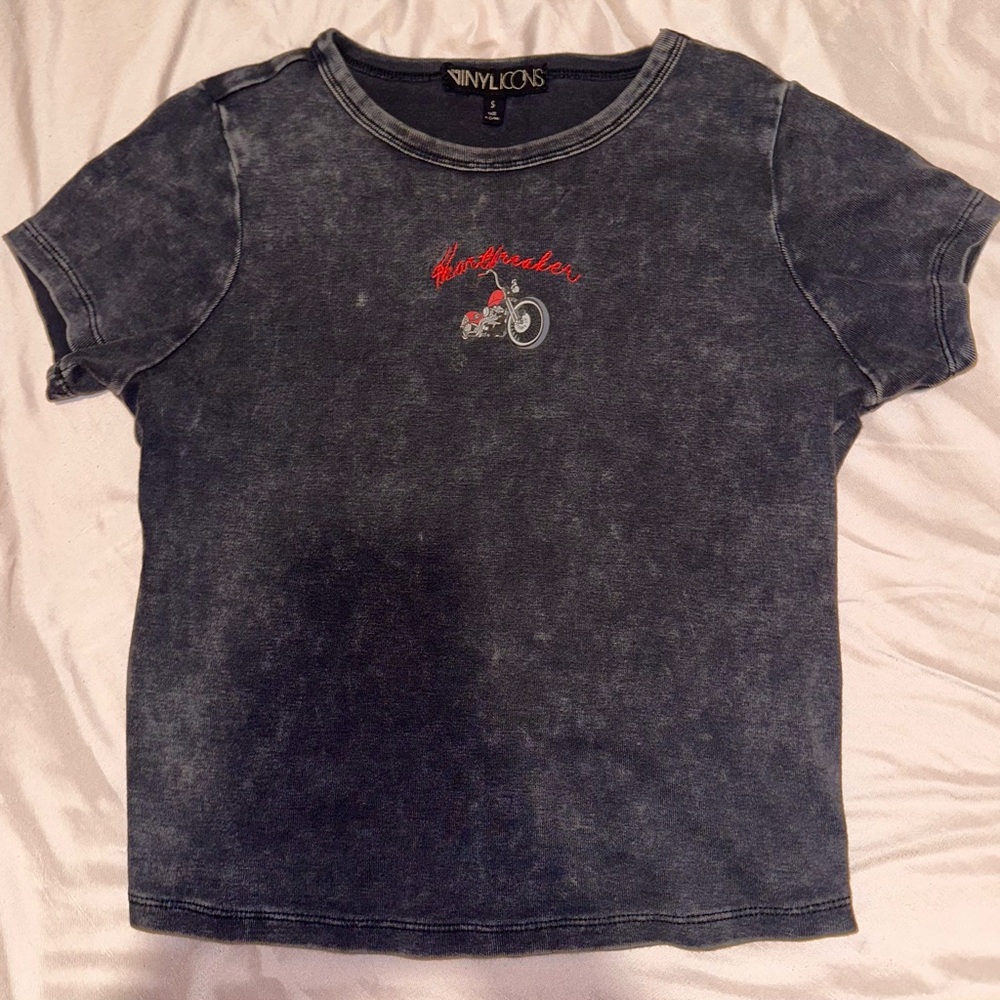 Vinyl Icons Cropped & Fitted Motorcycle Tee “Heartbreaker” - Small